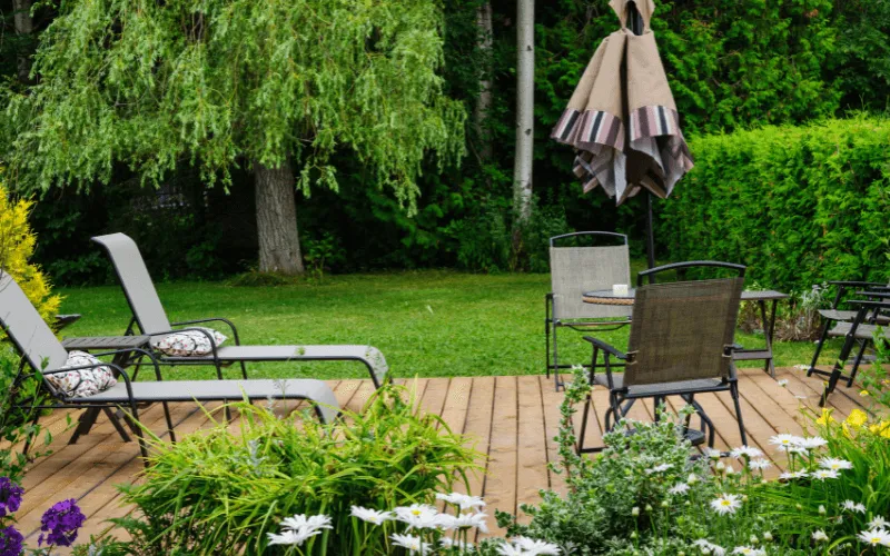 elegant-small-deck-stained_result